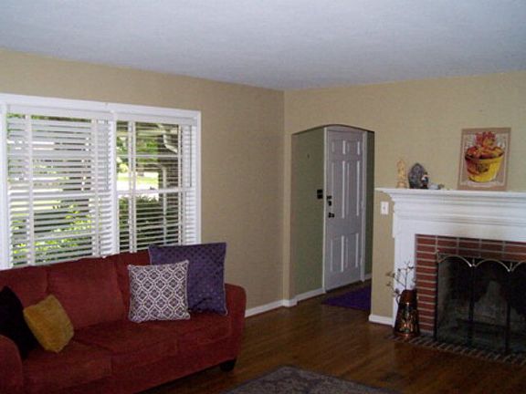 2nd image of 906 Pineridge Dr