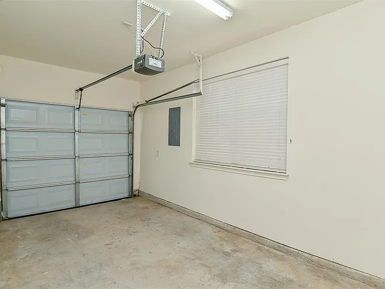 9400 Bellaire Blvd #511 — Photo 27
