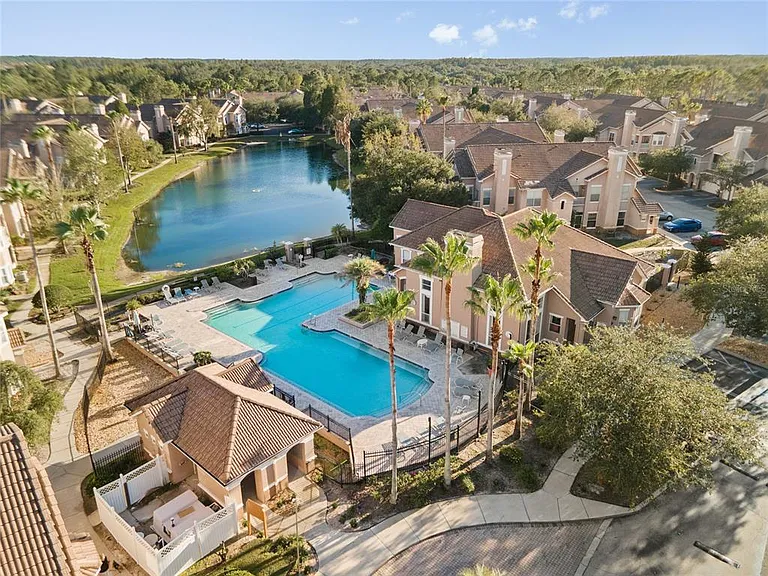 18006 Villa Creek Dr — Photo 3