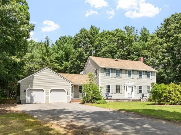 30 Twin Diamond Dr, Bridgewater, MA 02324