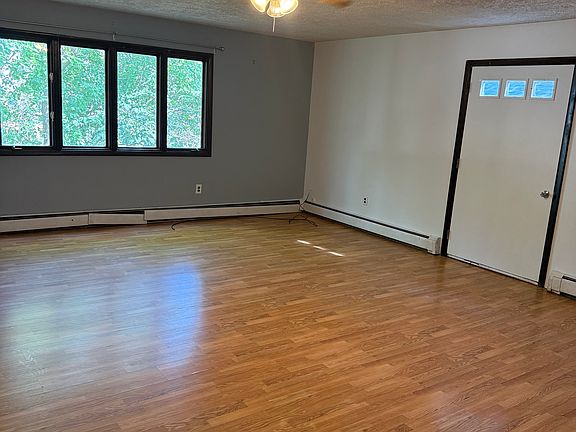 5th image of 411 N 6th St APT B