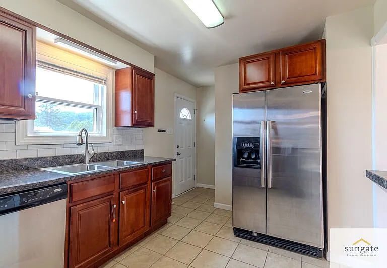 945 Stormont Cir — Photo 11