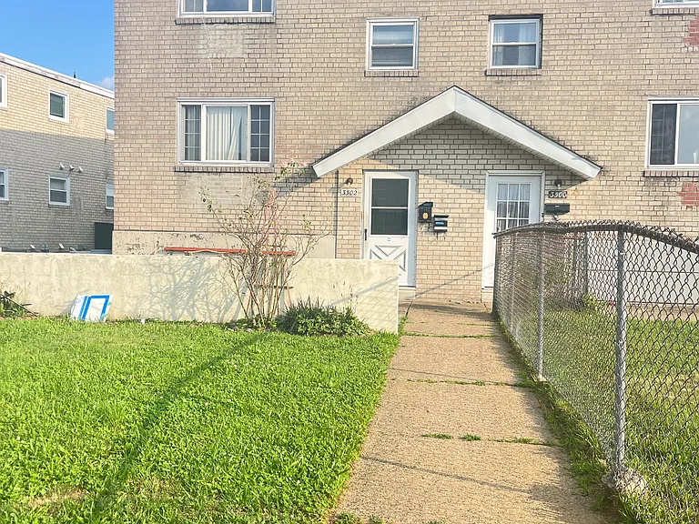 3302 Primrose Rd #2 — Photo 1