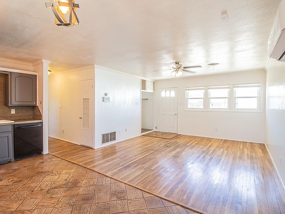 5th image of 133 Elgin Ave