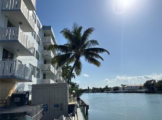 7900 Tatum Waterway Dr APT 413, Miami Beach, FL 33141