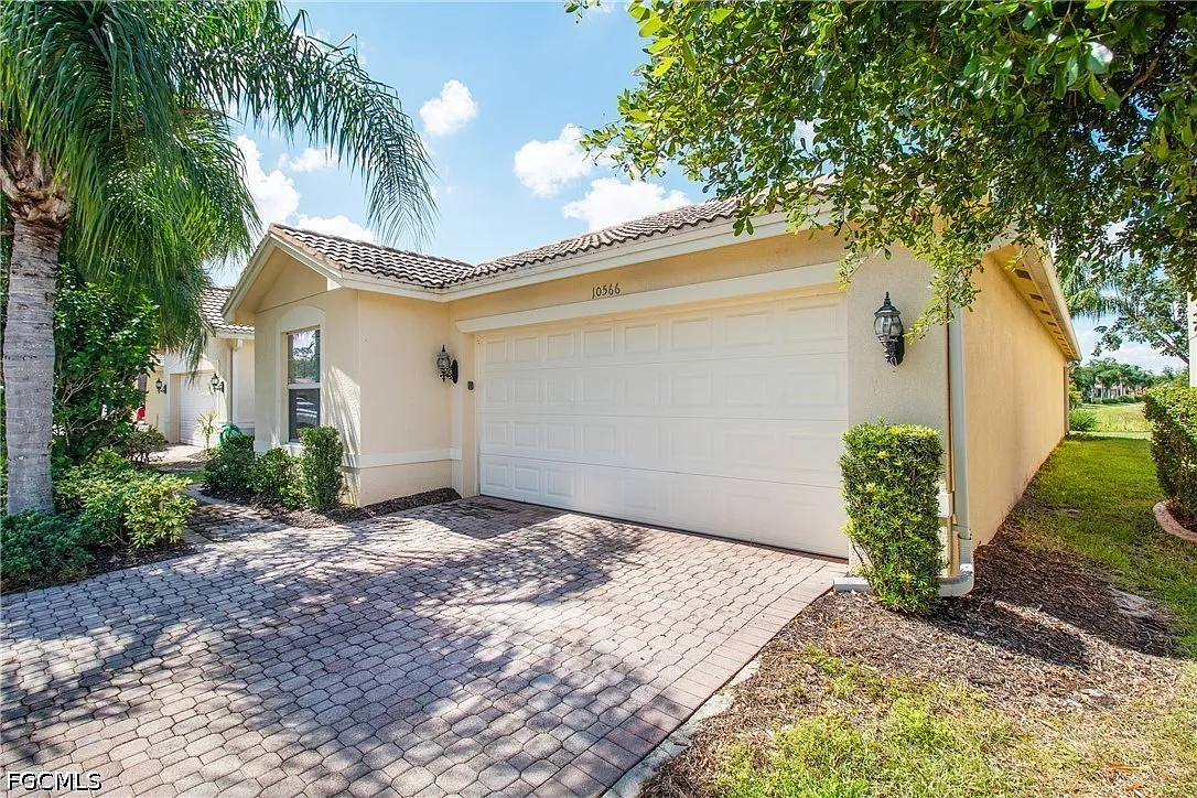 3 bed, 2.0 bath, 1578 sqft, $2,500 — Photo 2