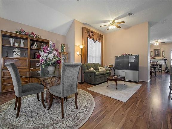 3rd image of 201 Dorsett Ct