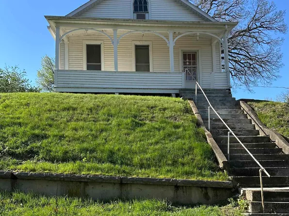 121 Clay St, Burlington, IA 52601
