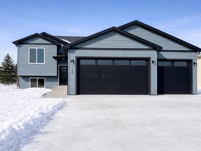 324 7th Ave SW, Surrey, ND, 58785