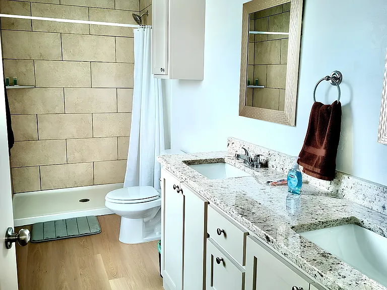 1302 SW Wisconsin Ave — Photo 5