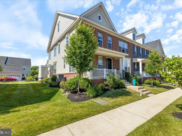 4858 W Blossom Dr, Doylestown, PA 18902