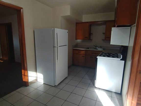3rd image of 2508 Glenwood Ave #4