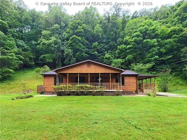 3064 Middle Fork Dr, Charleston, WV 25314