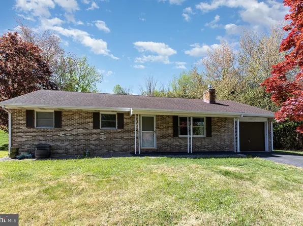 109 W Greenhouse Rd, Dillsburg, PA 17019