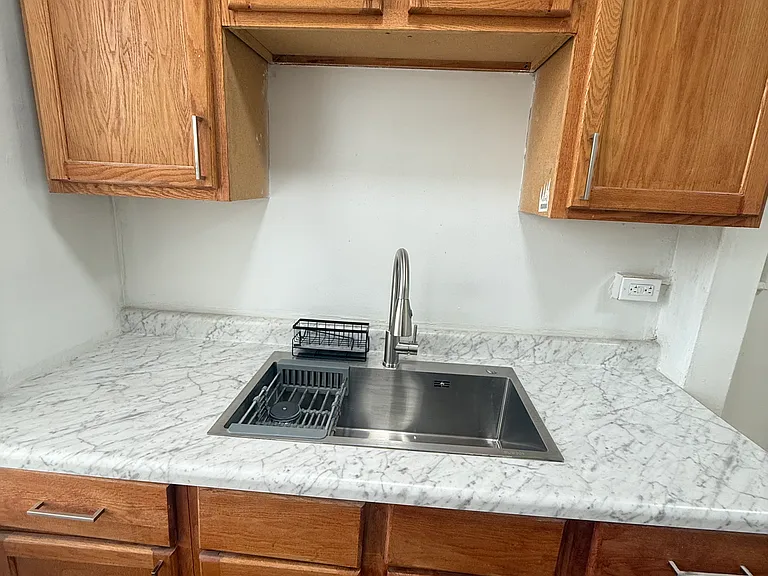 98 S Edith St #204 — Photo 3