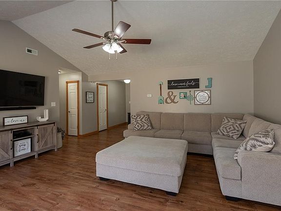4th image of 338 David Dr