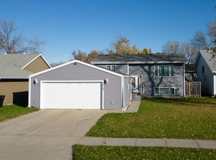 1918 5th Ave E, West Fargo, ND