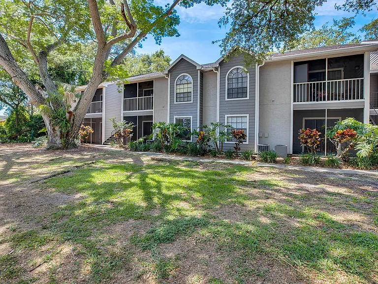 8500 Belcher Rd — Photo 32