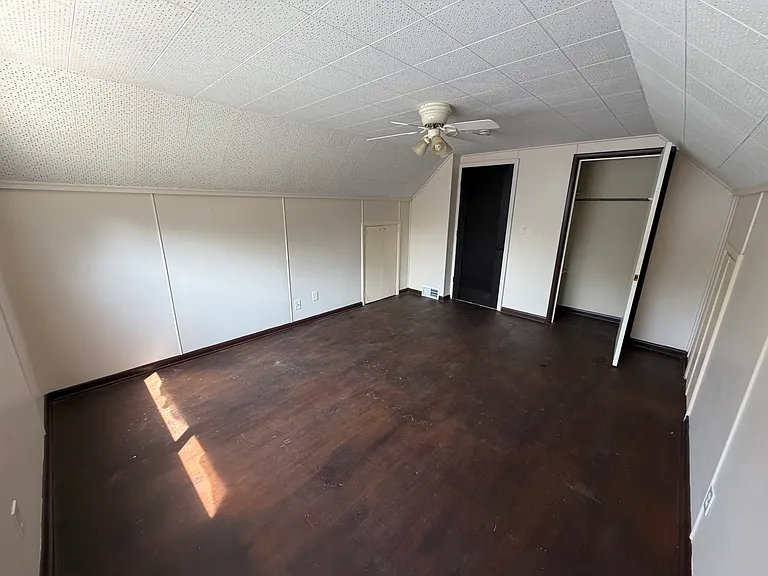 1637 Hanover St — Photo 14