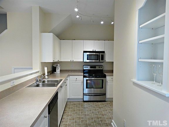 3rd image of 349 Woodson Dr
