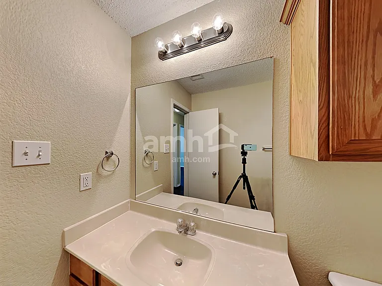 904 Crowder Dr — Photo 16