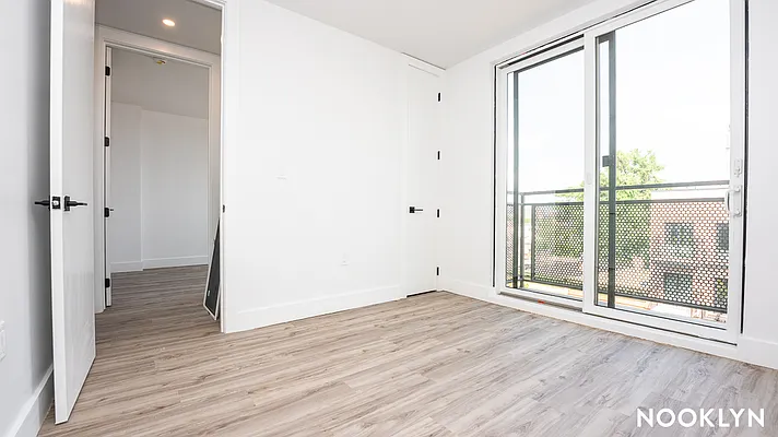 Rented by Nooklyn NYC LLC | media 31