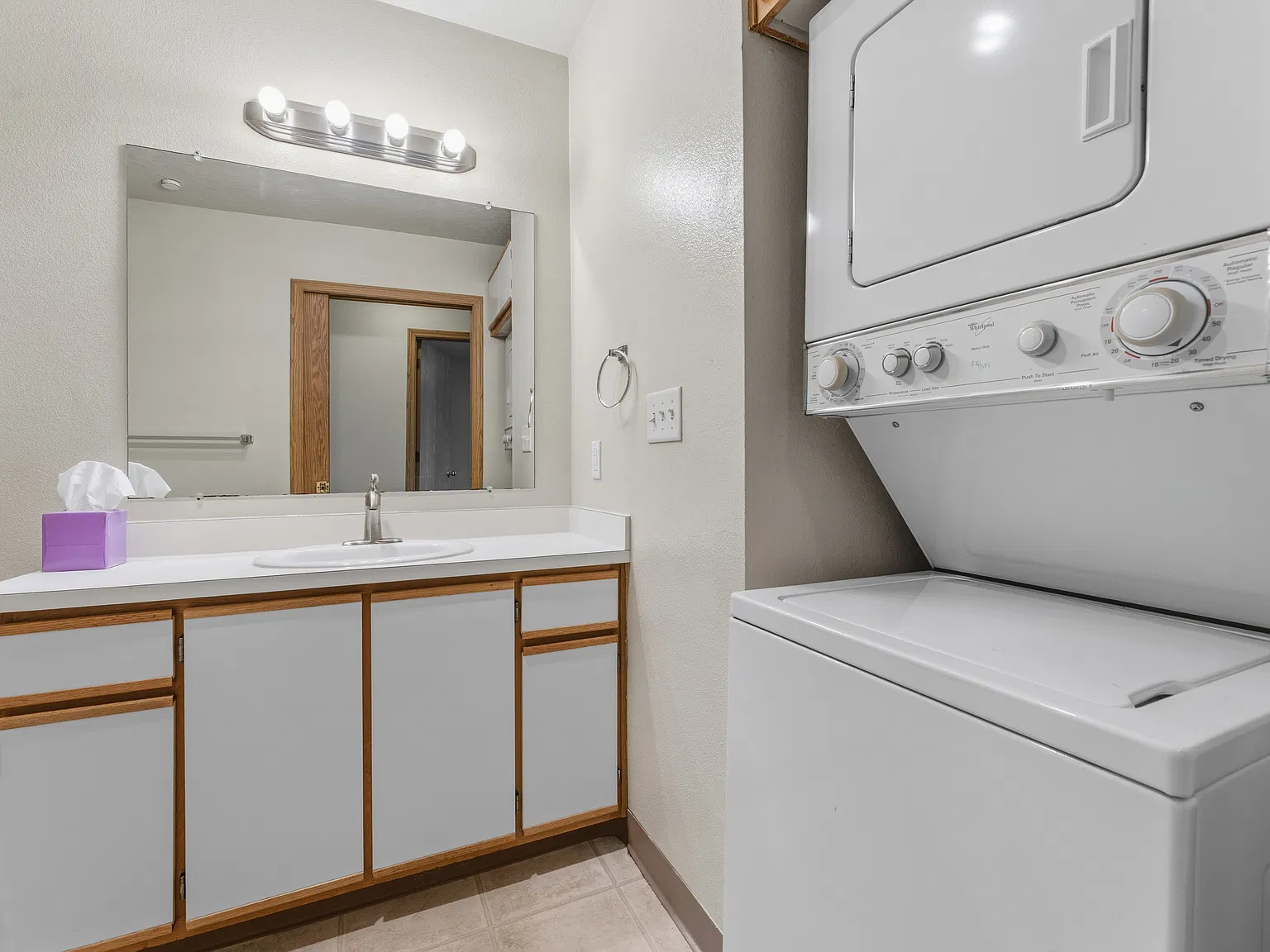 2 bed, 801 sqft, $1,495 — Photo 2