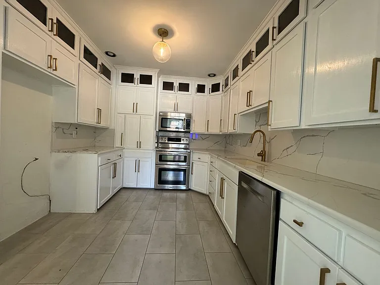 1523 W Broadway Ave — Photo 9