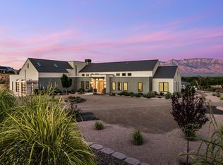1524 W Ella Dr, Corrales, NM 87048
