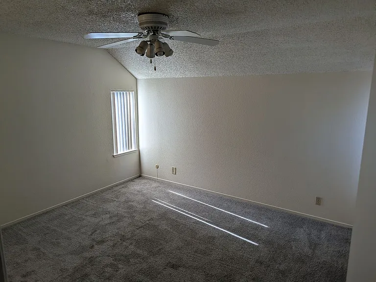 Eastlake Apartments — Photo 61