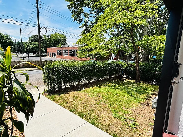 551 Park Pl — Photo 26