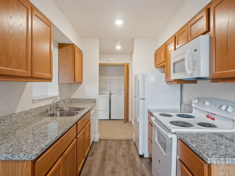 Coopers Landing Apartments — Photo 35