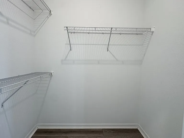 484 Old Windsor Way — Photo 33