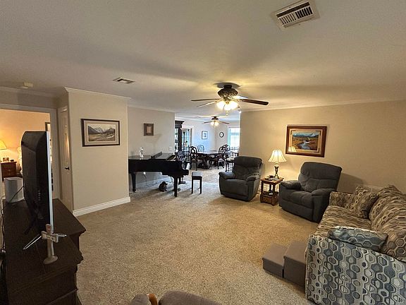 2nd image of 2921 Brookhaven