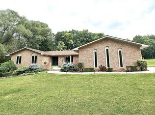 318 Ridgewood Rd, Rochester, MI 48306