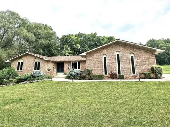 318 Ridgewood Rd, Rochester, MI 48306