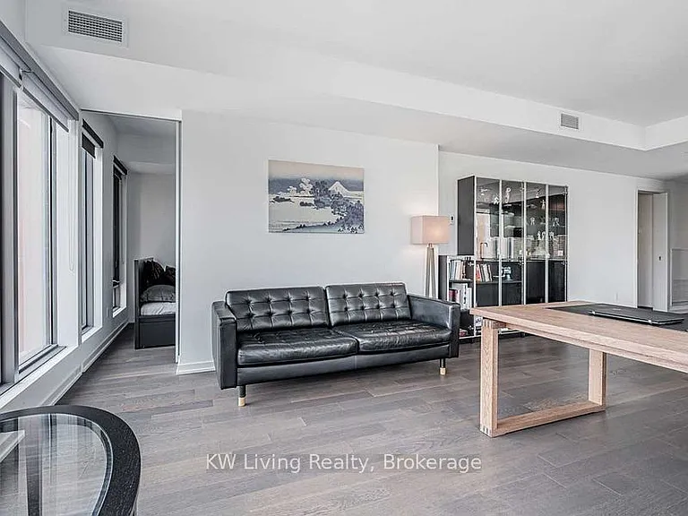 60 Colborne St #402 — Photo 16