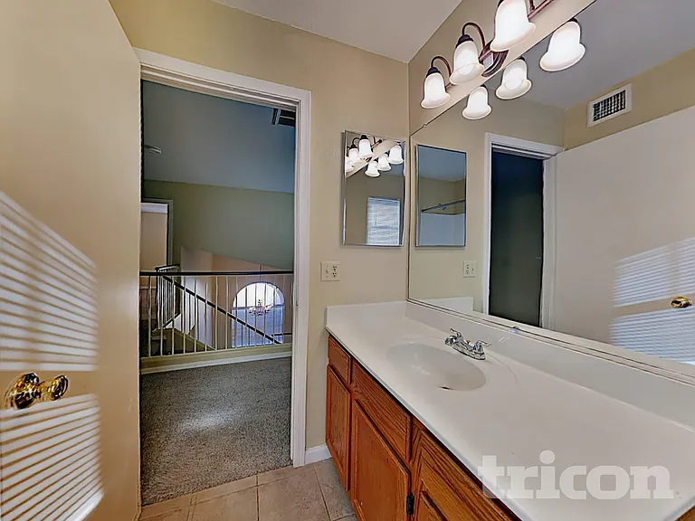 8841 W Maryland Ave — Photo 15