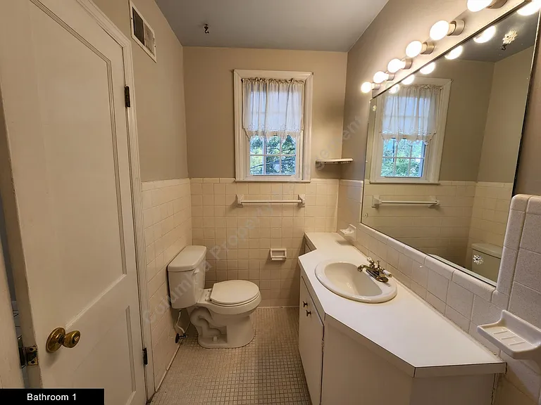 2716 Forest Dr — Photo 7