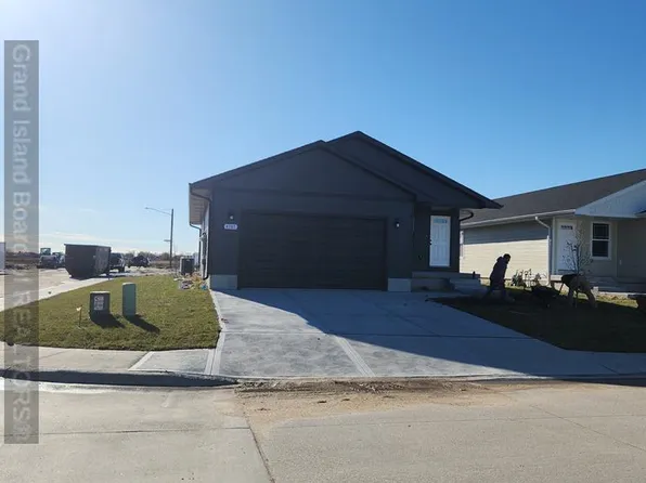 4307 Dawn St, Grand Island, NE 68803
