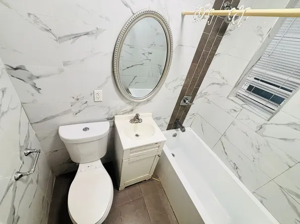 126 Corbin Avenue image 6 of 14