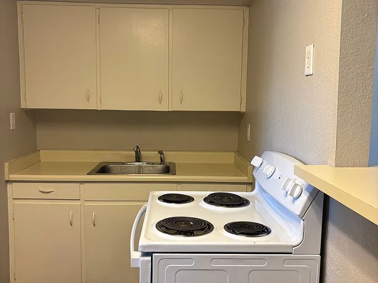 210 Tungsten St #3-1 — Photo 8