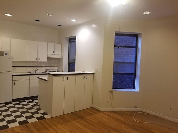 4th image of 170 E 91st St