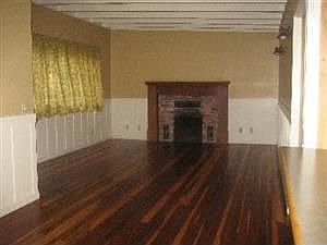 Living Room w/fireplace