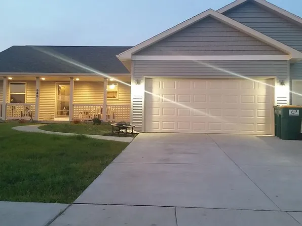 648 Prairie View Dr, Evansville, WI 53536