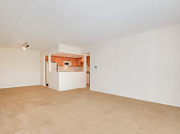 5th image of 350 Plum Creek Dr APT 105