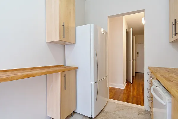 Rented by Julianna Realty Corp | media 22