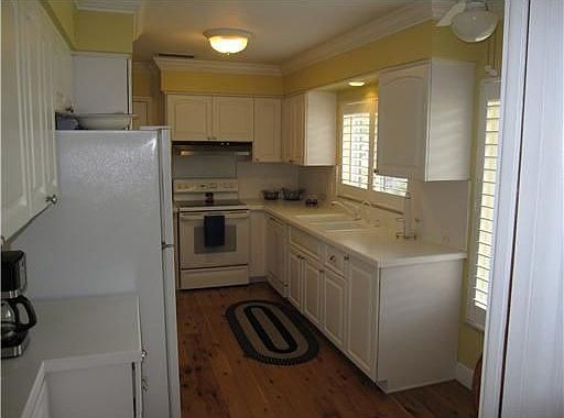 2nd image of 1134 SW 13th St