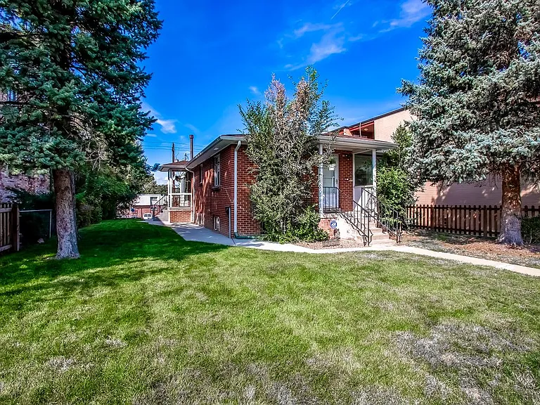 1217 Yosemite St #B — Photo 6