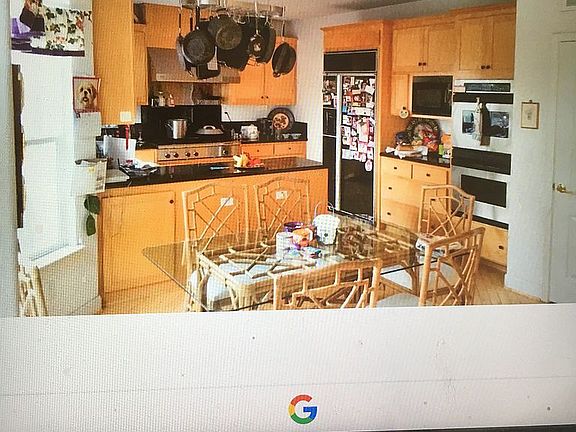 Roomy breakfast area 